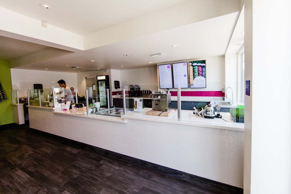 Krisp Juice Bar: Service counter