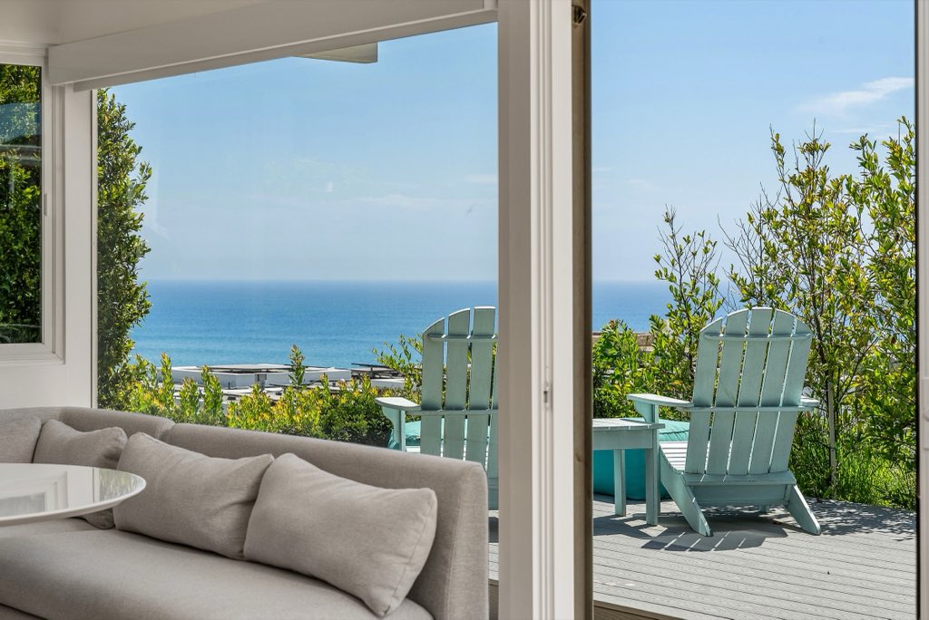 Bluff-top coastal home: Deck and ocean view