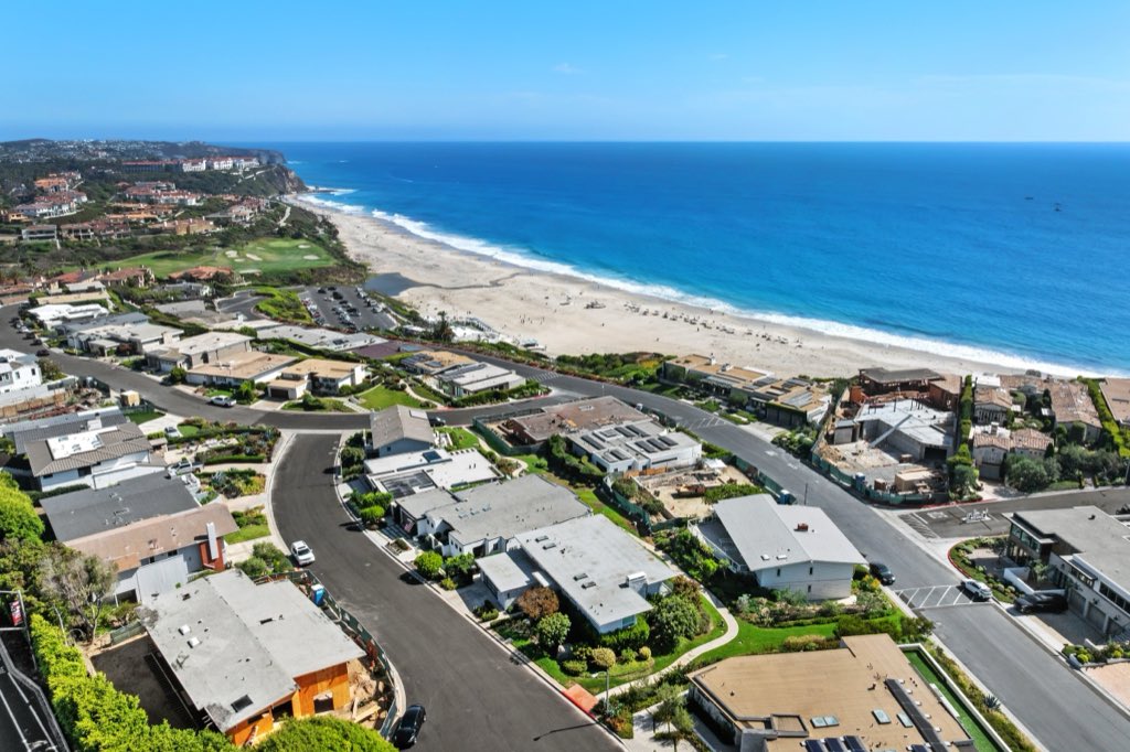 Bluff-top coastal home: The coast from above