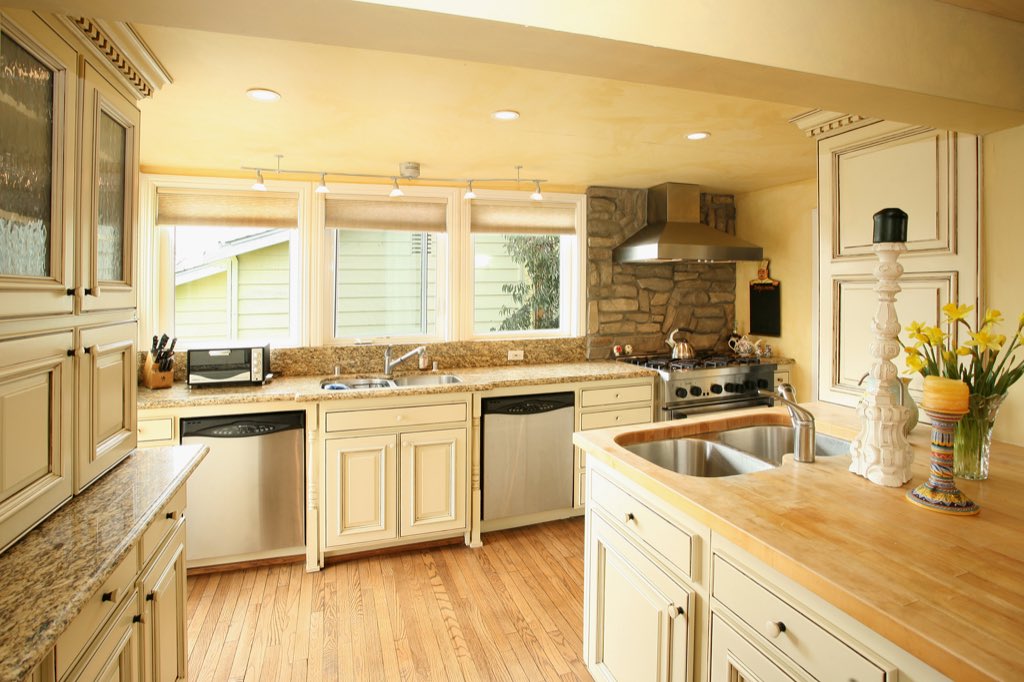 Mid-century hillside, photo 13 of 15
