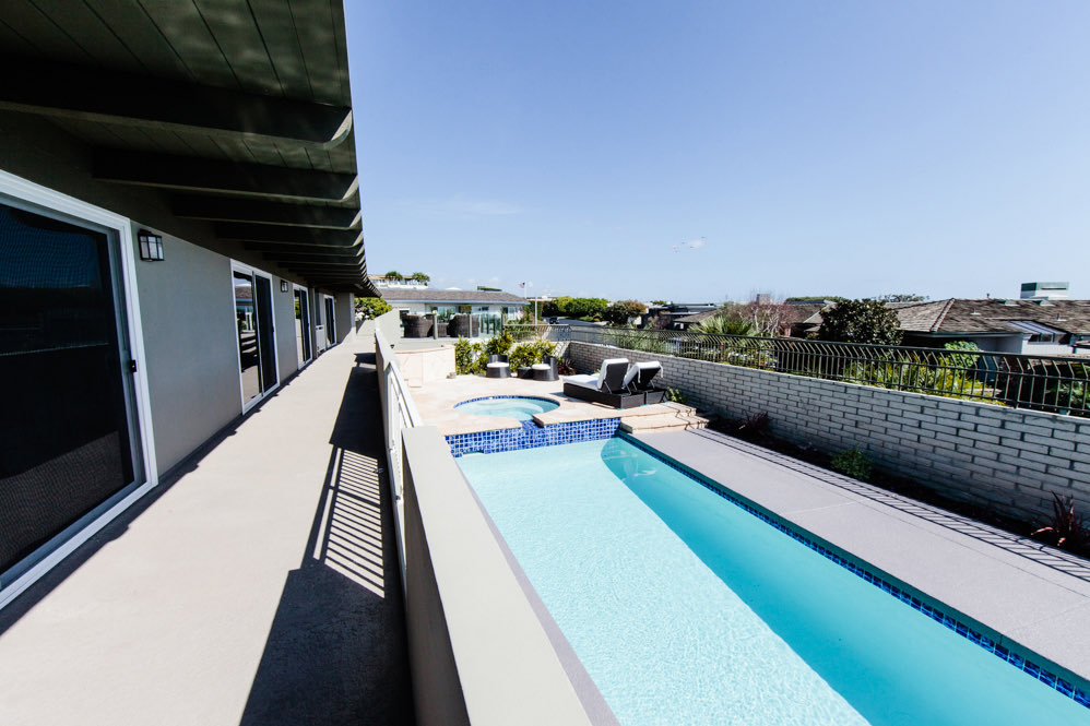 Mid-century modern, photo 1 of 12