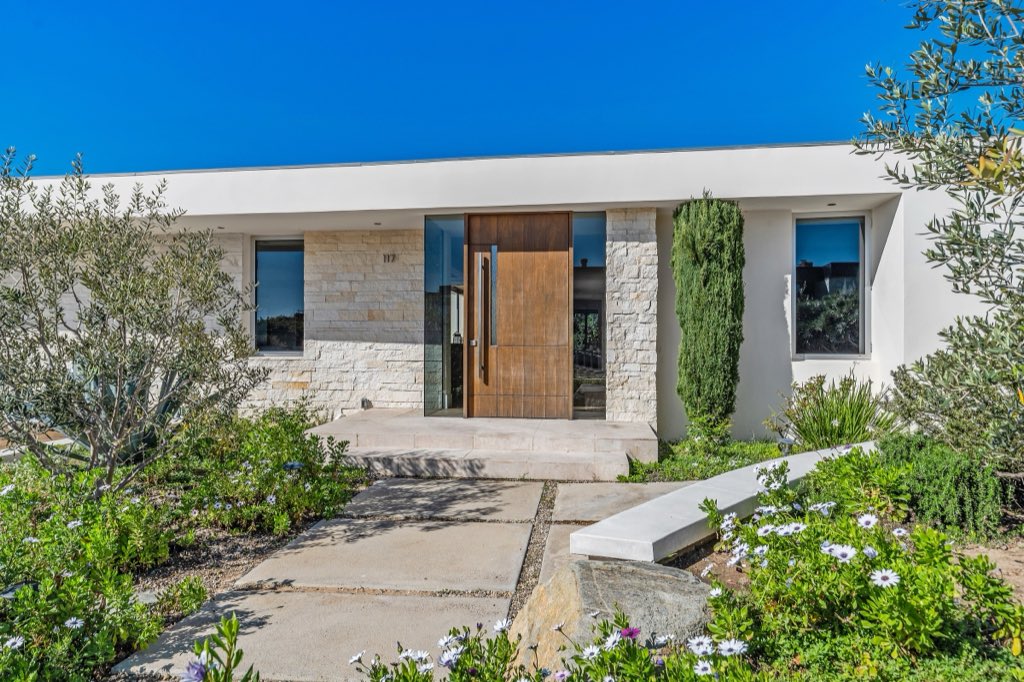 Monarch Bay modern: Entry garden