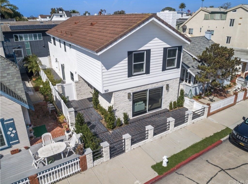 Newport Beach cottage, photo 2 of 9