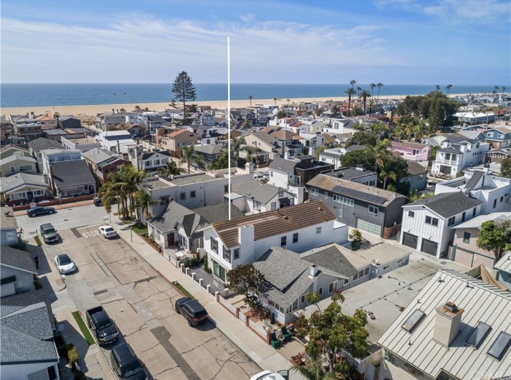 Newport Beach cottage, photo 3 of 9