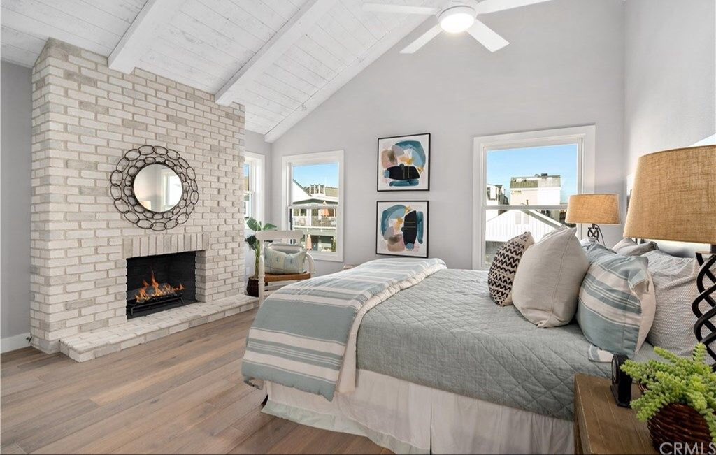 Newport Beach cottage, photo 5 of 9