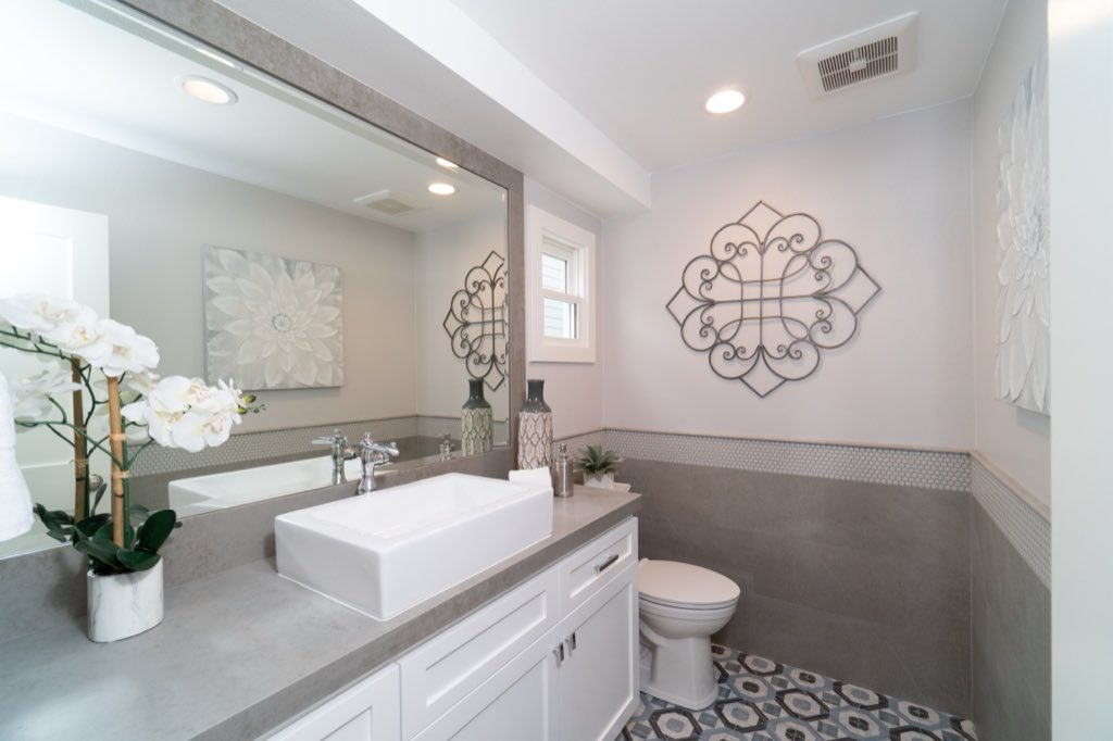 Newport Beach cottage, photo 7 of 9