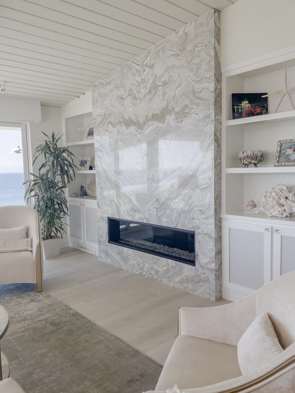 Oceanfront contemporary, photo 6 of 12