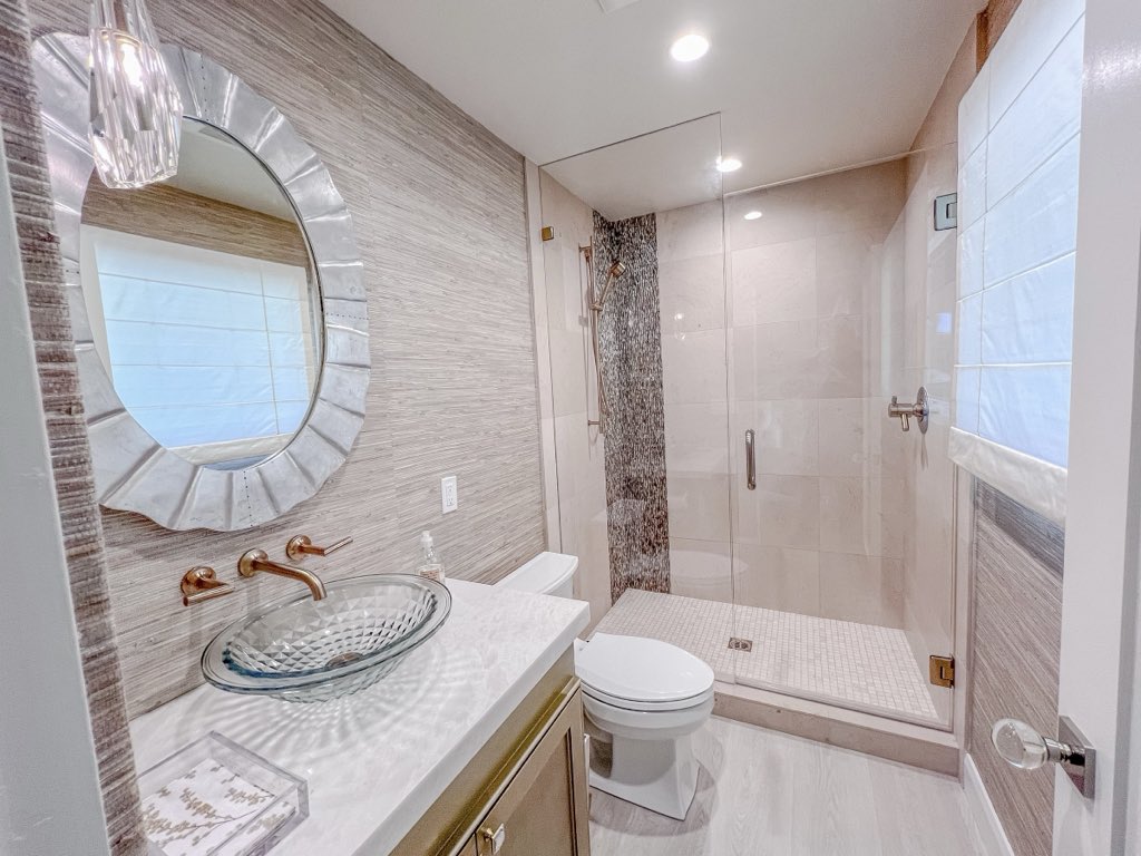 Oceanfront contemporary, photo 7 of 12