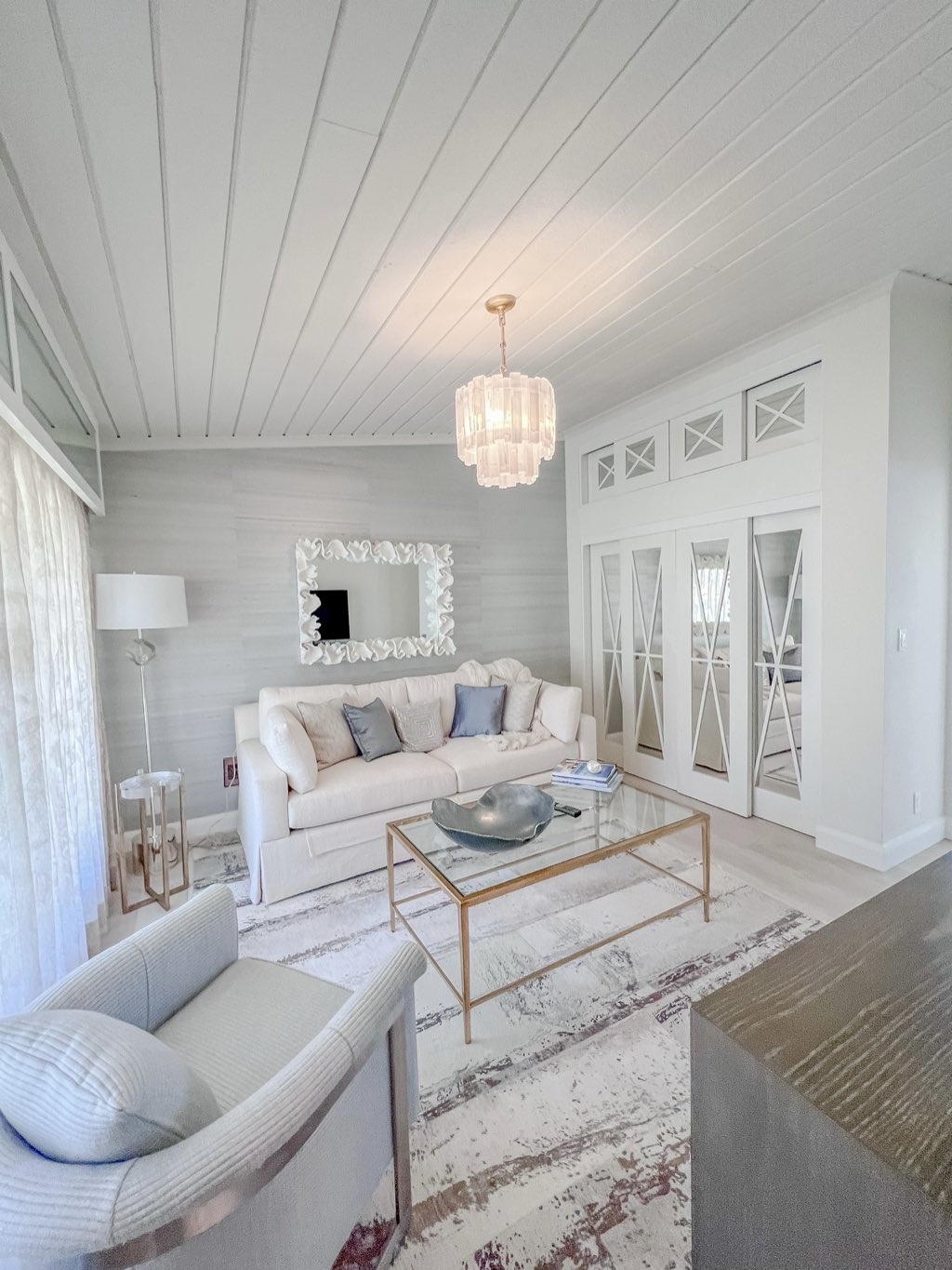 Oceanfront contemporary, photo 8 of 12