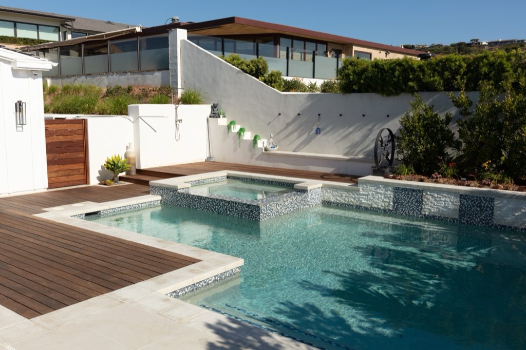 White stucco, rooftop views, photo 2 of 7