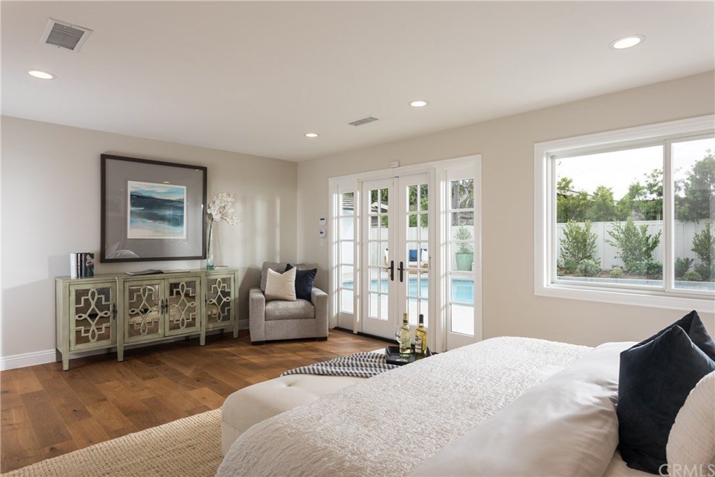 Two-story colonial, photo 3 of 19